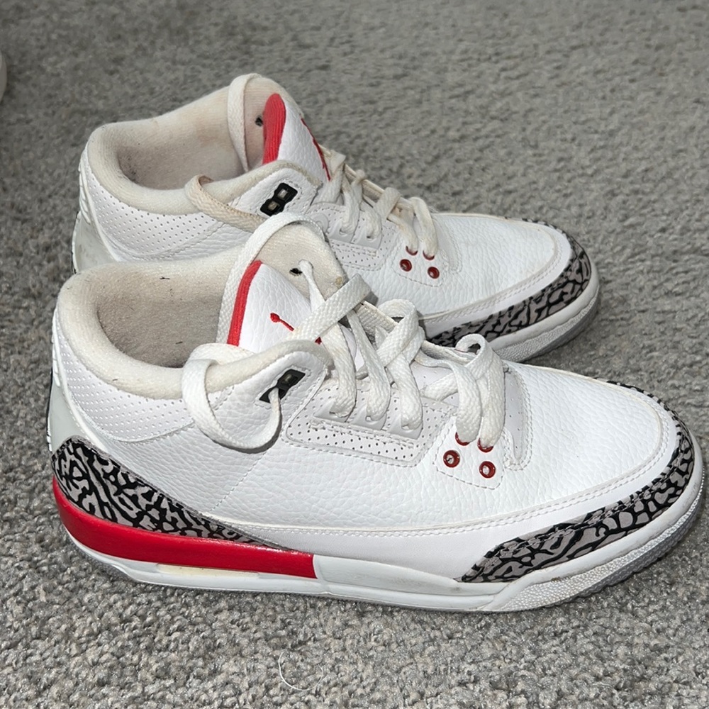 Jordan 3 retro size 5.5 Nike white w/red high top youth men women.